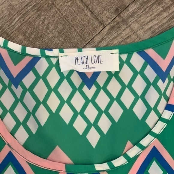 Peach Love Women's Chevron Blouse - Picture 3 of 6